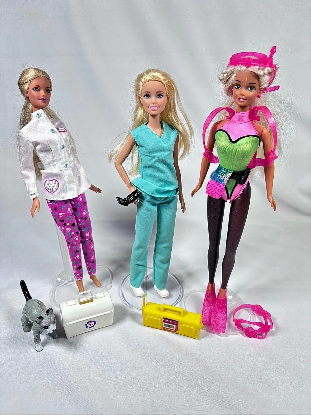 Barbie Fast Cast Veterinarian Clinic Doll Pink & Blue